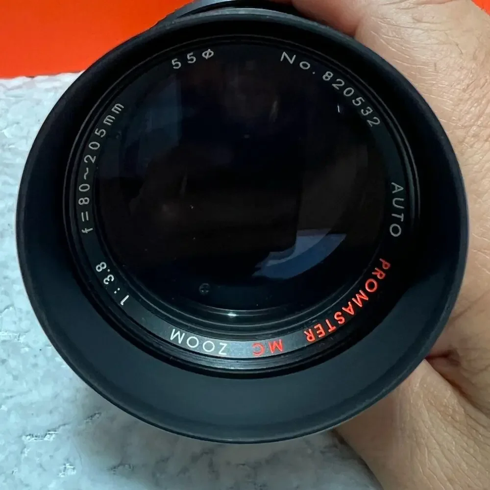 Vintage Sigma Promaster MC Auto Zoom camera lens80-205mm f/3.8
